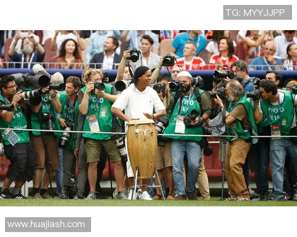 小罗传奇再现足球场 梦回巴西天才的精彩岁月